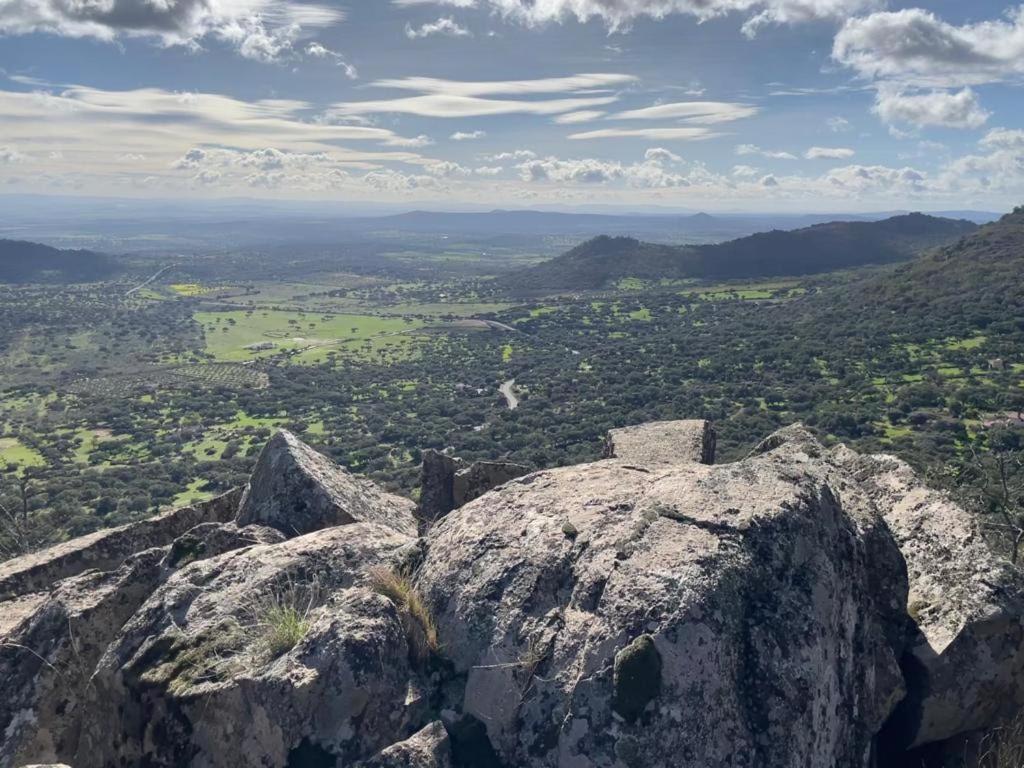 Vuelos De Montana L Montanchez Luaran gambar